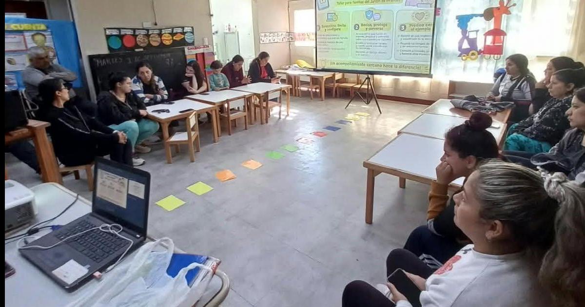 Adicciones y entornos digitales- la DiGAIA realizoacute un taller para familias en Santiago del Estero
