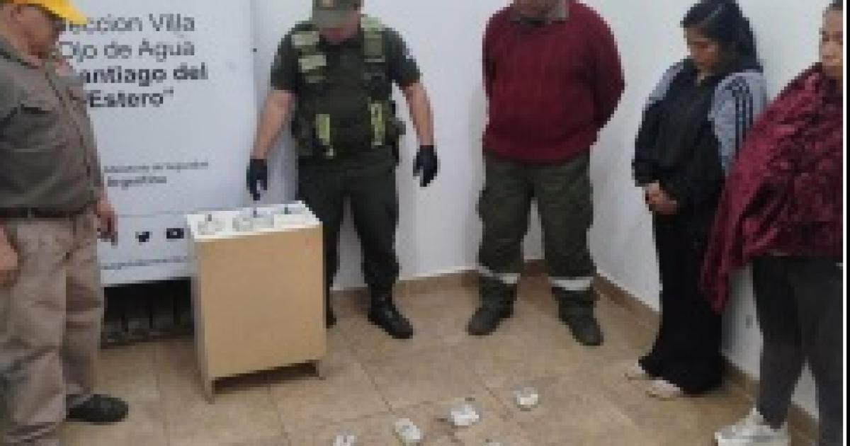 Millonario golpe al narcotraacutefico- interceptan tour de compras con casi 10 kilogramos de cocaiacutena