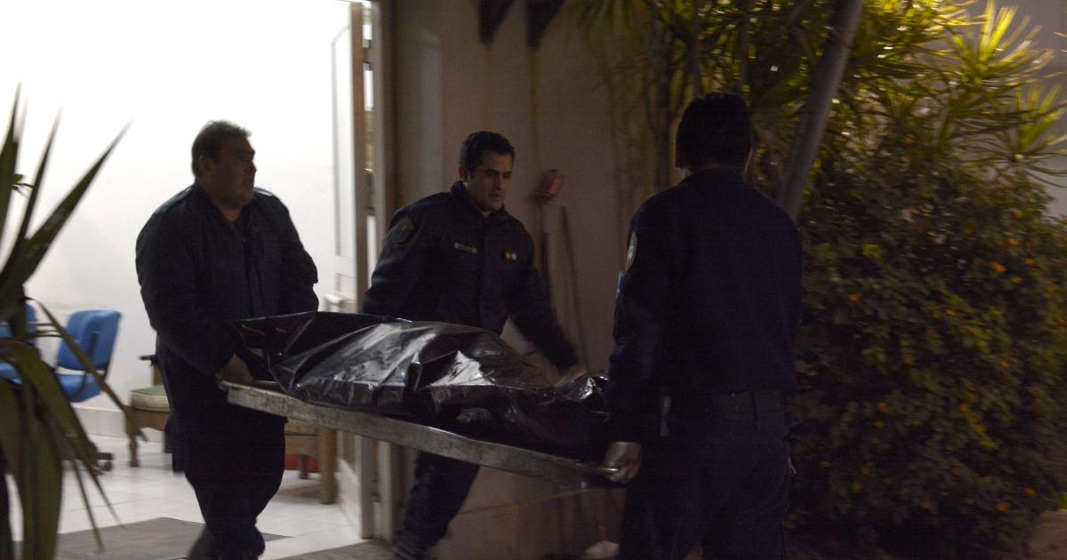 AUTOPSIA El cuerpo fue llevado a la morgue para ser examinado por el forense