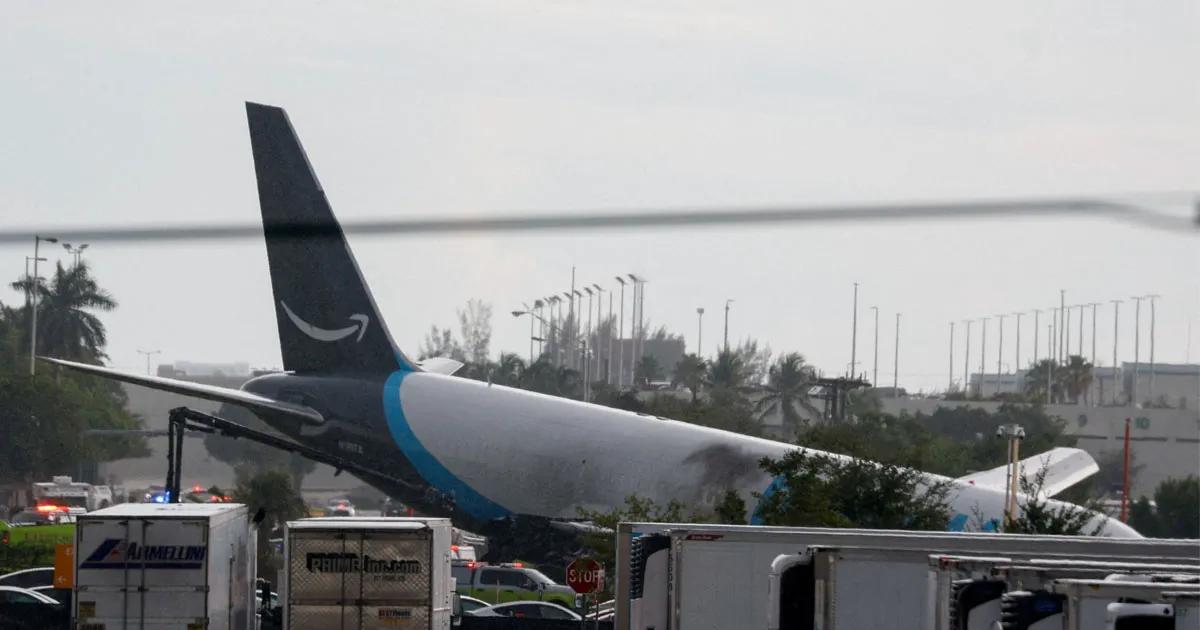 Así quedó el avión de Amazon que se fue de pista y provocó la muerte de 5 personas (Foto- Reuters)