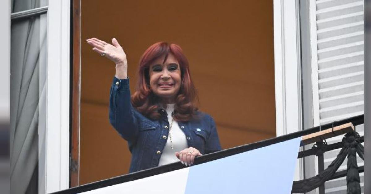 El Estado pagariacutea casi US10 millones en honorarios a los abogados de Cristina Kirchner y otros acusados