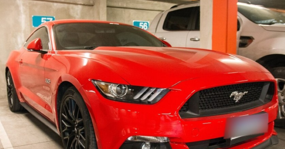 El Ford Mustang GT secuestrado y decomisado a la organización (Foto- Policía de Seguridad Aeroportuaria)