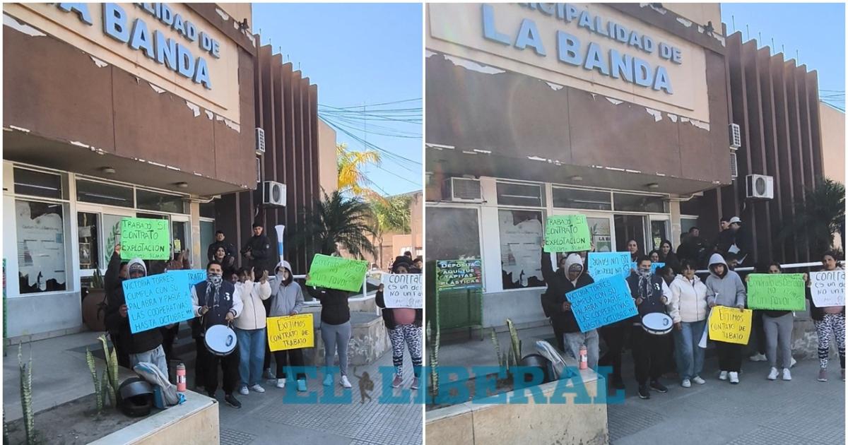 Trabajadores municipales protestaron en la Municipalidad de La Banda por aumentos de sueldos y pase a planta