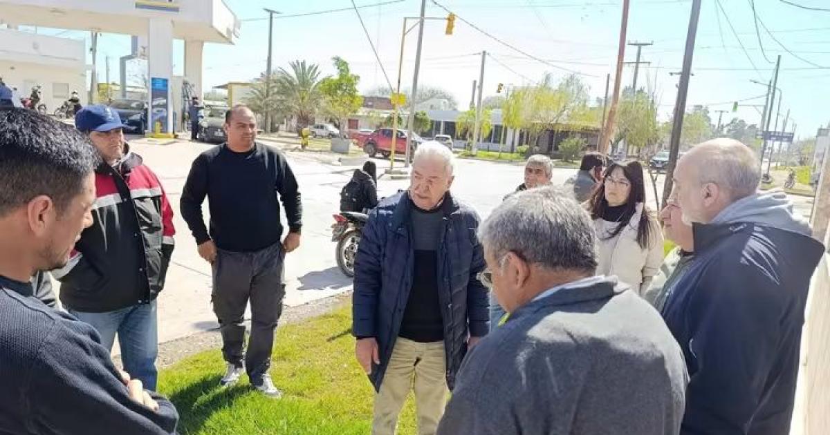 En Antildeatuya buscan soluciones conjuntas para el agua en las calles