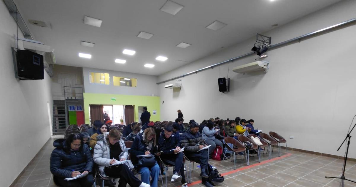 La Municipalidad informoacute que maacutes de 120 participantes rindieron el examen de Manipuladoresde Alimentos