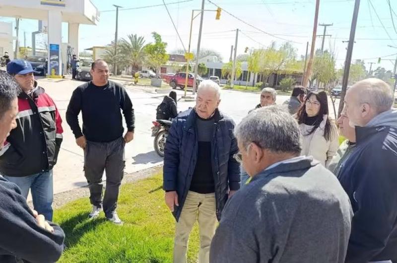 En Antildeatuya buscan soluciones conjuntas para el agua en las calles