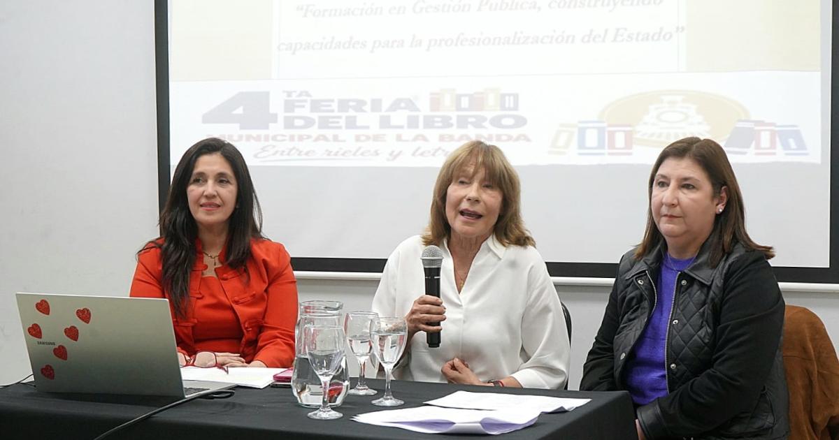 La Feria del Libro tuvo un espacio para analizar los desafiacuteos de la formacioacuten y la gestioacuten puacuteblica