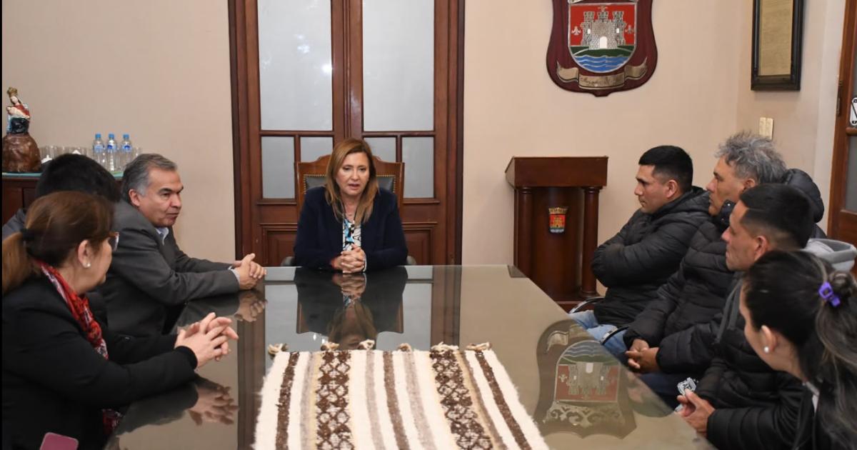 La intendente recibioacute a empleados que estaacuten en proceso de recuperacioacuten de adicciones