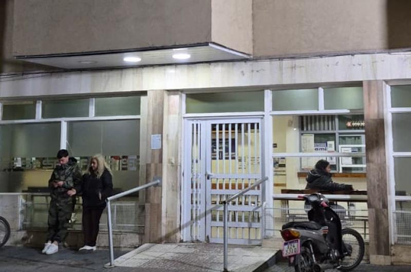 OPERATIVO Los funcionarios trabajaron en el centro privado de salud desde las 16