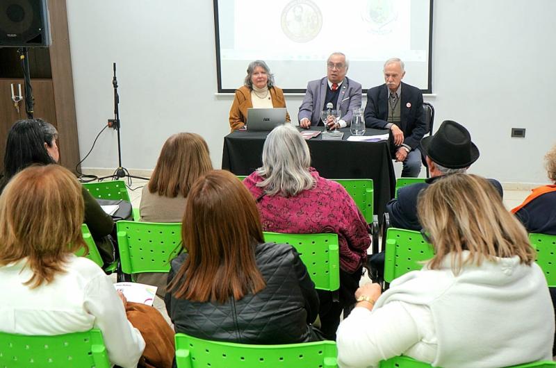 Los Padres Fundadores de la Patria tuvieron su lugar en la Feria Municipal del Libro de La Banda 