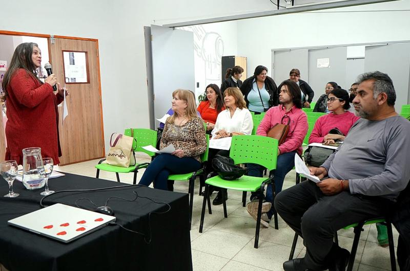 La Banda y sus poetas fue protagonista de la primera jornada de la Feria del Libro