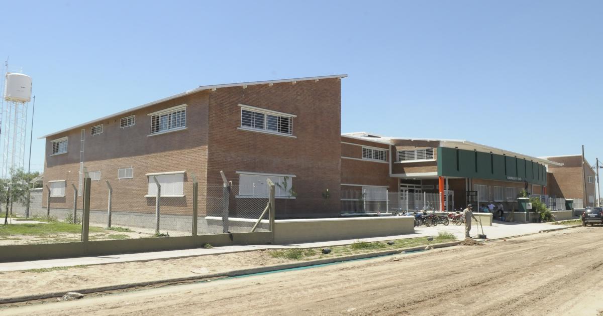 Grave- nintildeo de 9 antildeos fue abordado por sus compantildeeros en el bantildeo de la escuela para violarlo