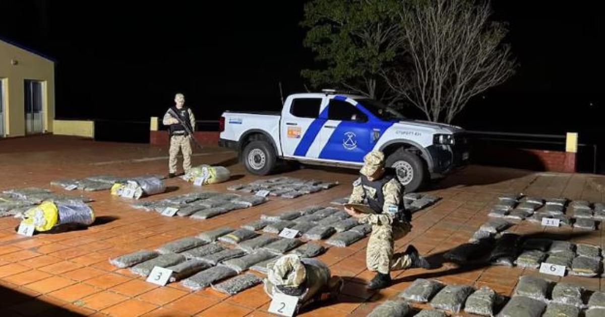 Golpe al narcotraacutefico en Misiones- secuestraron maacutes de 400 kilos de marihuana valuados en 1700 millones