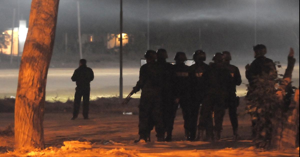 RUTAS CERRADAS- Toda la madrugada los policías cubrieron La Reserva hasta caer la jovencita Después le siguieron sus dos presuntos socios