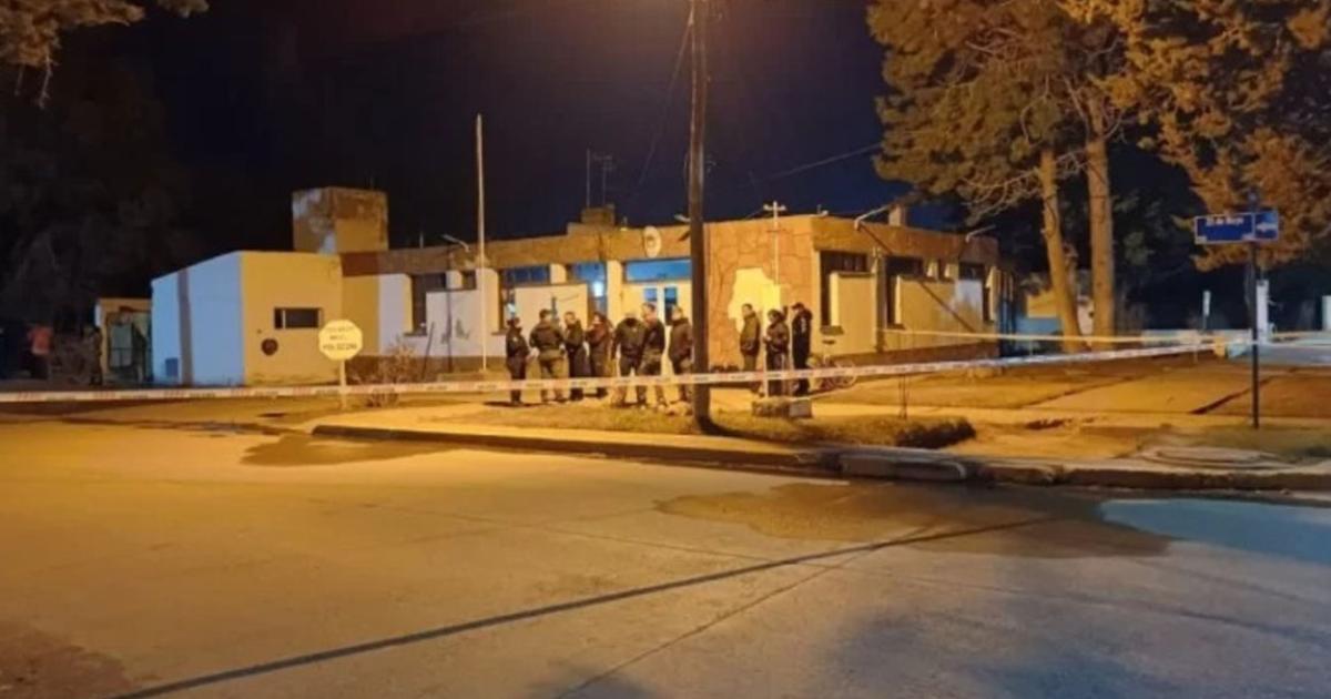 Tragedia en una comisariacutea- murieron dos presos tras un incendio