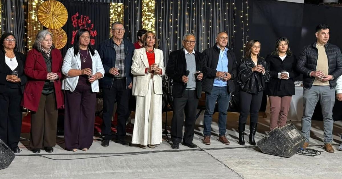 Loreto- agasajo de autoridades a docentes en el Diacutea del Maestro