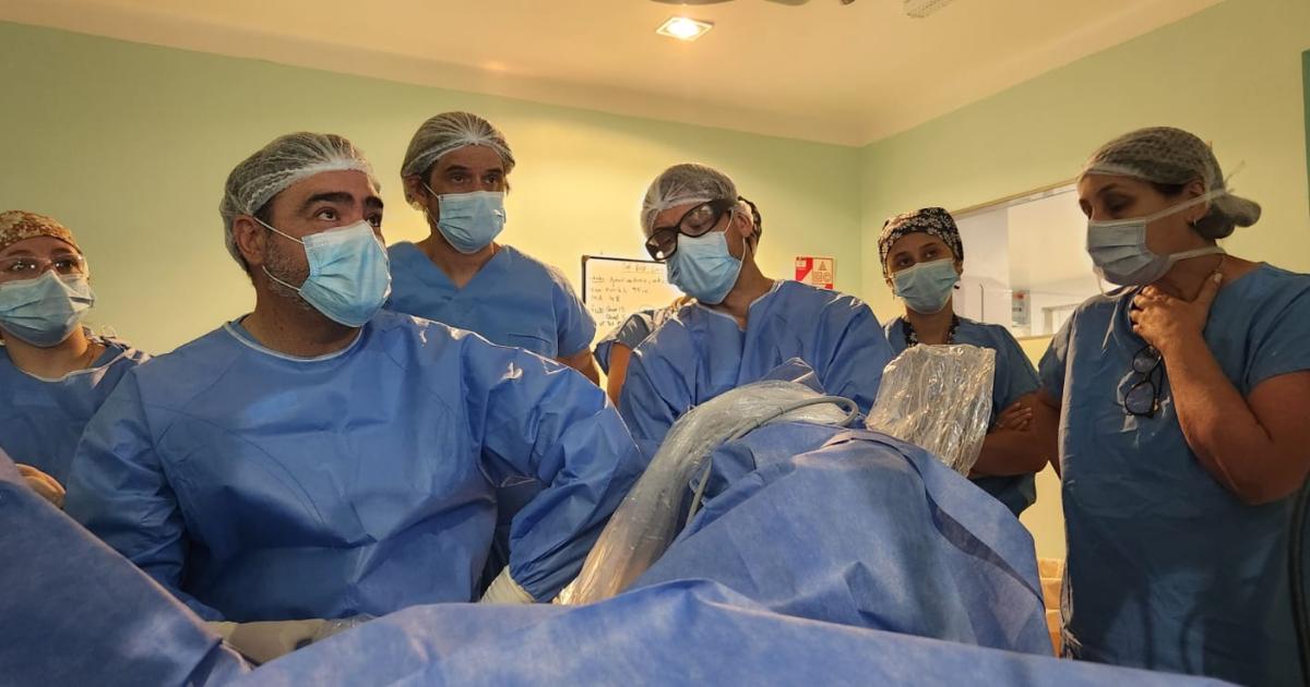 De Santiago del Estero al aacutembito nacional- un uroacutelogo santiaguentildeo se consolida como referente en cirugiacutea prostaacutetica con laacuteser