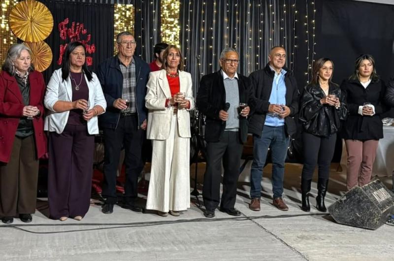 Loreto- agasajo de autoridades a docentes en el Diacutea del Maestro