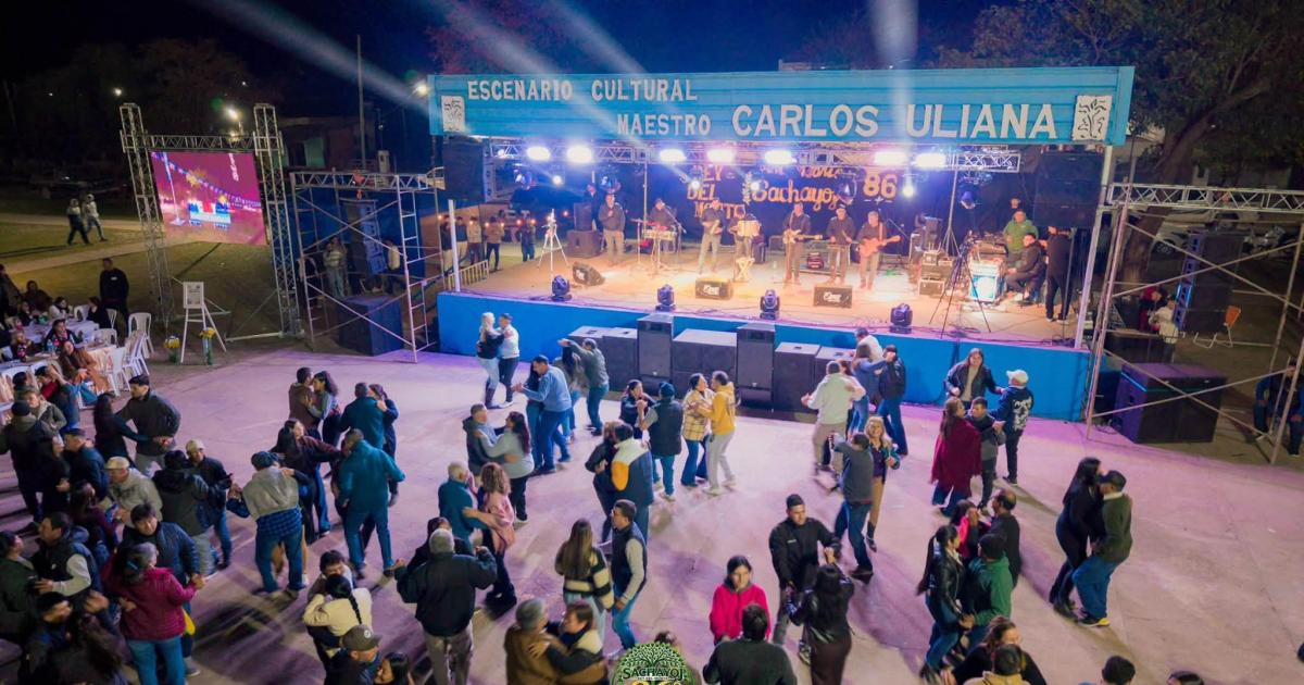 Con gran fervor popular la localidad de Sachaacuteyoj celebroacute sus 86 antildeos