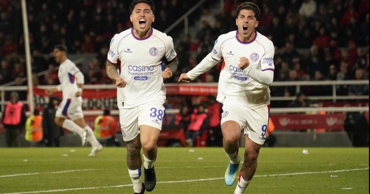 El Rojo perdonoacute y el Cicloacuten rescatoacute un empate en el debut de Rubeacuten Insuacutea