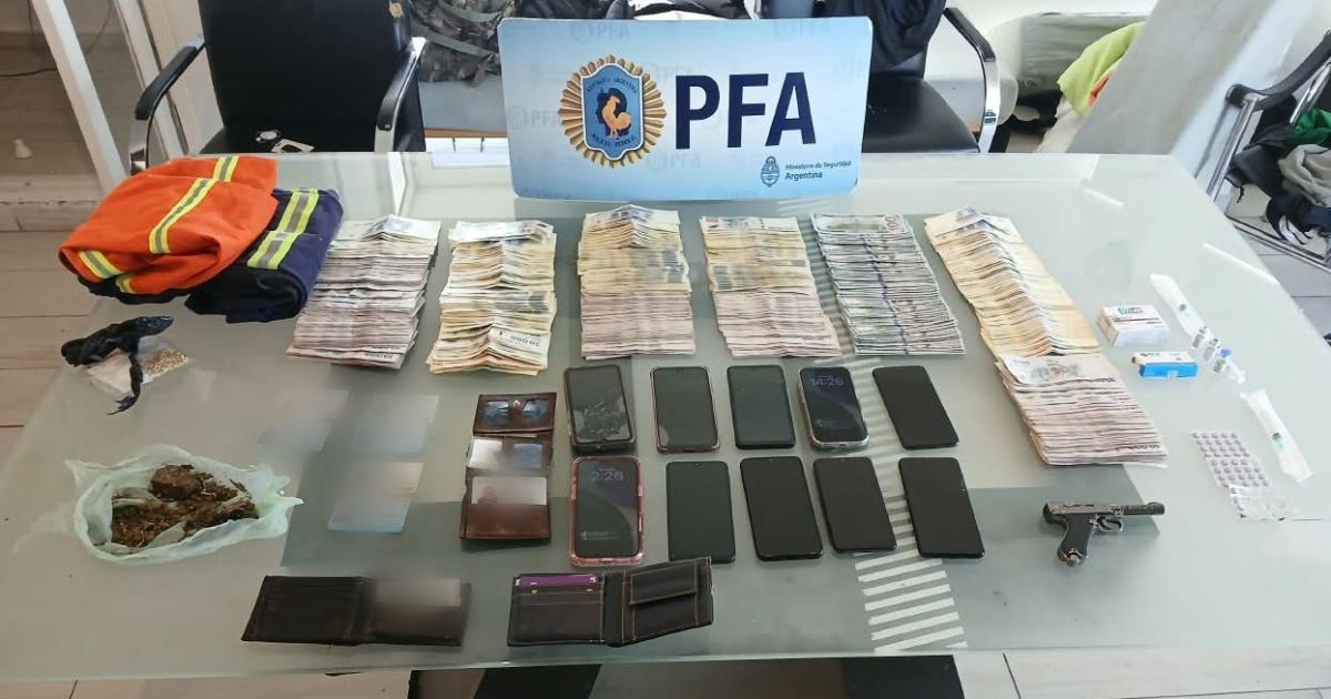 Los Simuladores- La Policía Federal Argentina desbarató una banda que robaba cables en la costa Atl�ntica