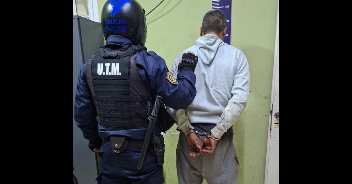 Detuvieron a un hombre en La Banda que era buscado por una causa de hurto