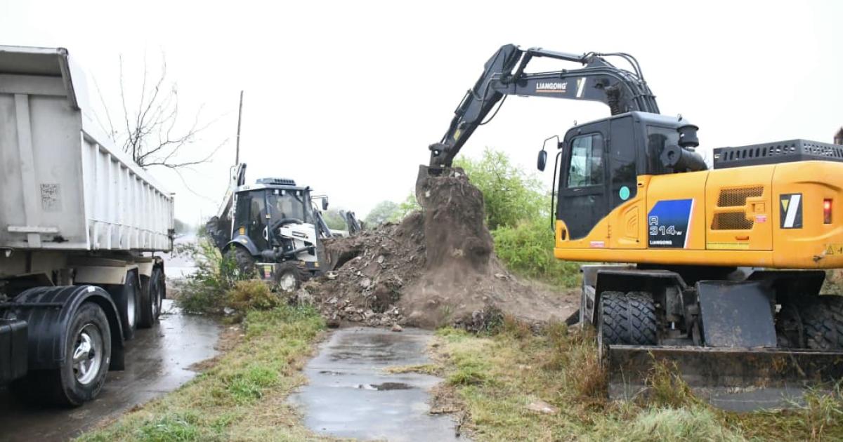 Mantenimiento del desagüe ubicado sobre calle Franklin Moyano