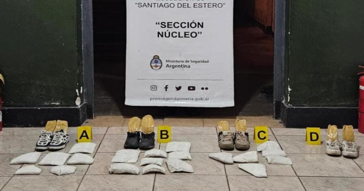 Atrapados en Santiago- un tour de compras ocultaba cocaiacutena por un valor de 336000000