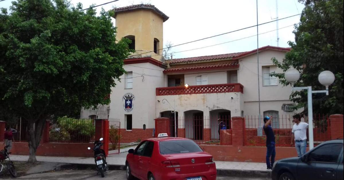 Batalla campal entre vecinos en Colonia Tinco dejoacute un acuchillado