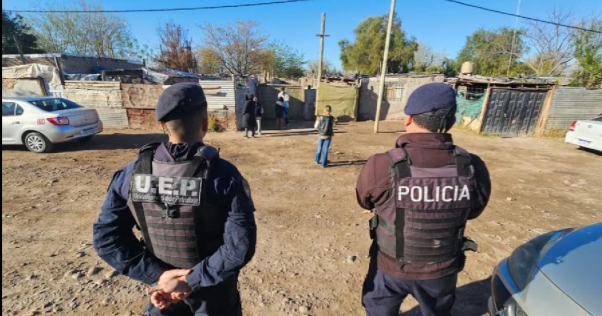 La Policía trabaja en el lugar (Foto TN)