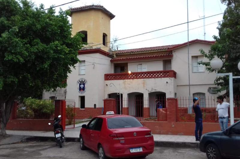 Batalla campal entre vecinos en Colonia Tinco dejoacute un acuchillado