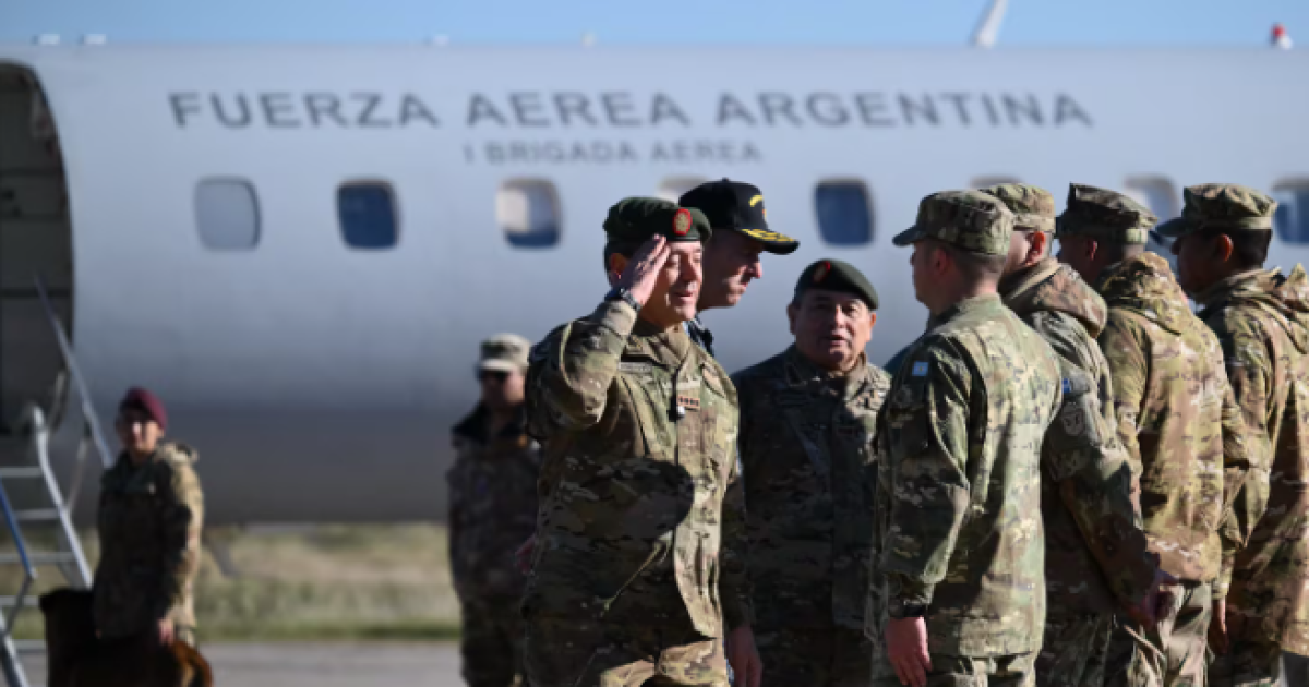 Carlos Presti ministro de Defensa (Foto- AFP - Luis Robayo)