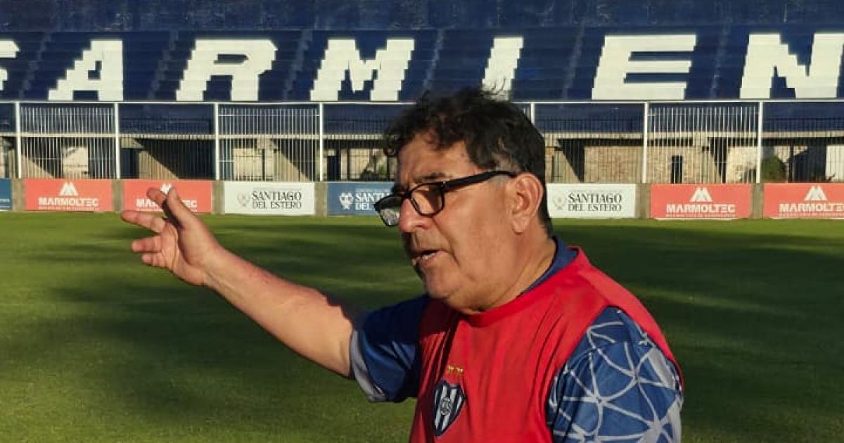 Julio Diacuteaz asumioacute como nuevo entrenador de Sarmiento y dirigioacute su primera praacutectica