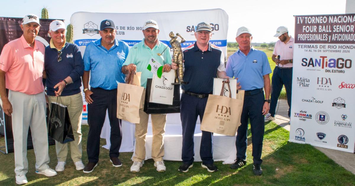 PROFESIONALES Monasterio Pereyra Cabrera Julio Zapata Gustavo Acosta y Sosa en la premiación