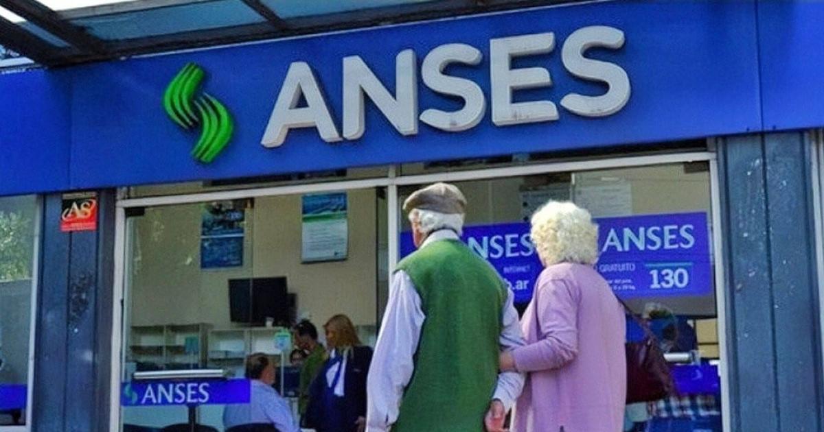 Alerta ANSES- por queacute habraacute menos jubilados en 2027 y queacute pasaraacute sin los 30 antildeos de aportes