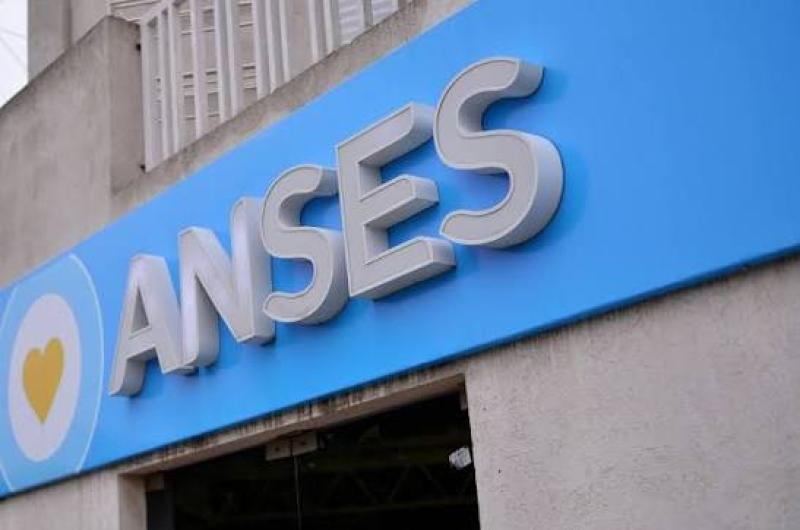 Cambios en la Libreta AUH- coacutemo funciona el nuevo sistema para cobrar el 20-en-porciento- retenido por ANSES