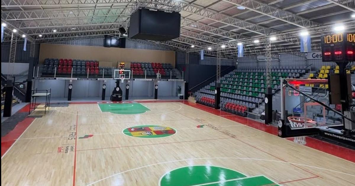 ESCENARIO El Estadio Ciudad de Frías recibe hoy dos encuentros y mañana la definición