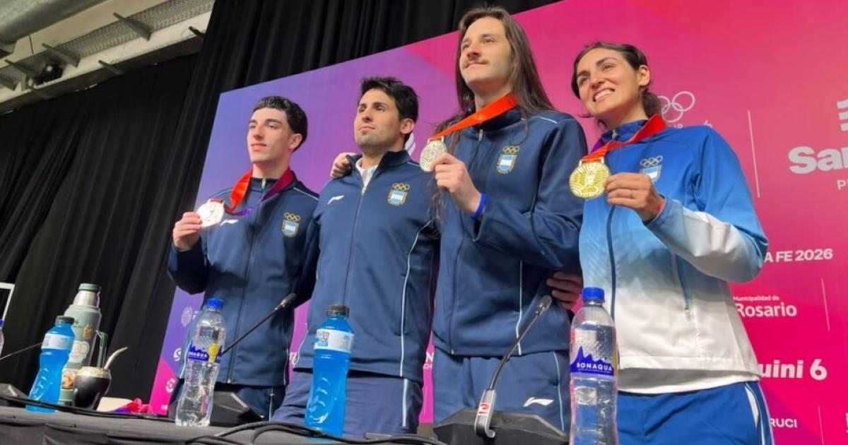 Daniela Arias Bruno Coleff y Lautaro Zuviría subieron al podio en el debut oficial de los eSports en los Juegos (Foto- Google)