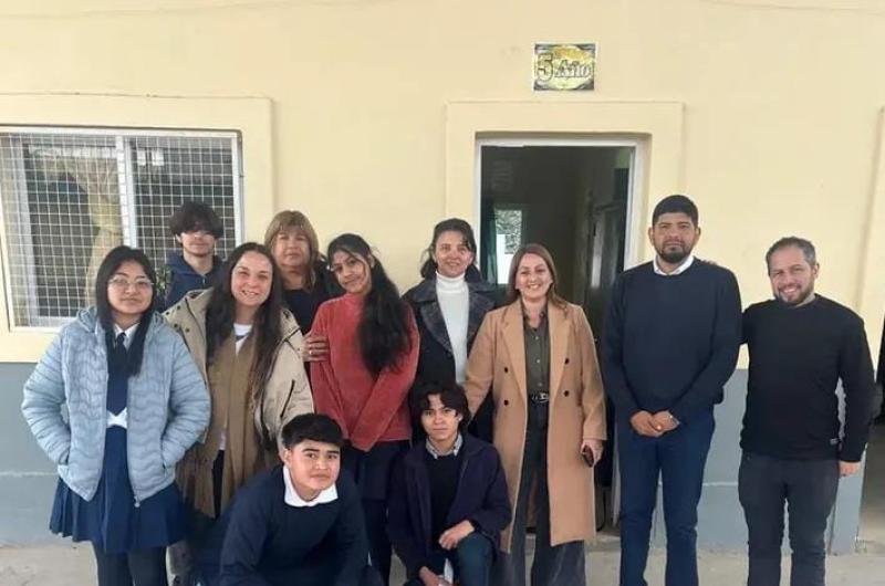 Alumna de un pequentildeo paraje a las Olimpiacuteadas Nacionales de Matemaacuteticas