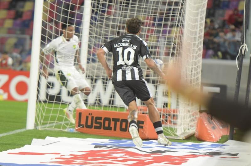 El Ferroviario enfrenta hoy al Halcón en el Estadio Único Madre de Ciudades por la décima fecha de la Zona A del Clausura