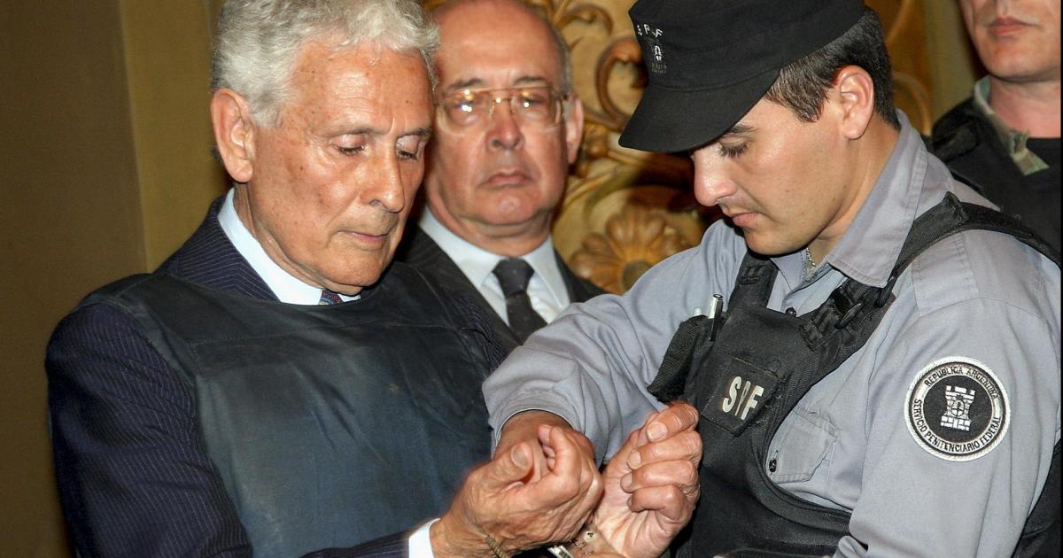 Un 19 de septiembre de 2006 la Justicia argentina dictaba una de las sentencias ms trascendentales de su historia reciente al condenar a reclusión perpetua al excomisario Miguel Etchecolatz (Foto Google)
