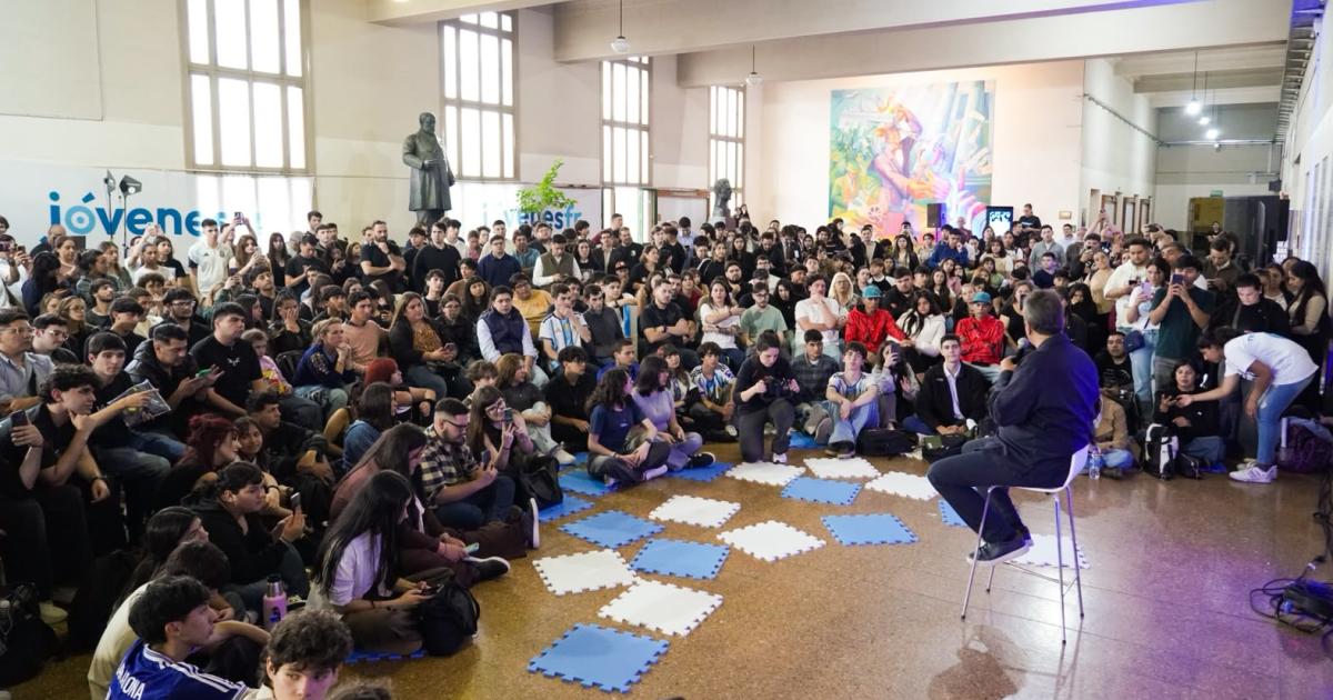 Sergio Massa se reunió con jóvenes del Frente Renovador y debatió sobre el futuro político