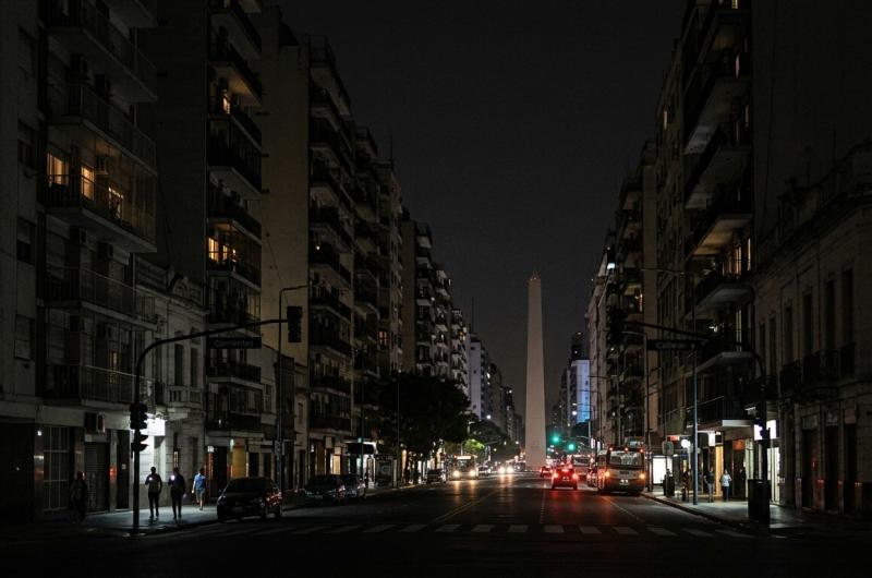 Masivo apagón en Buenos Aires- m�s de un millón de personas sin luz
