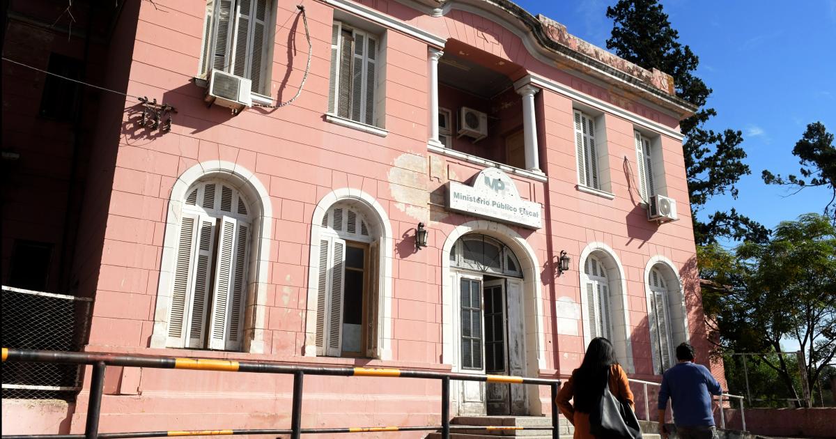 Fin de copas- joven acaba esposado tras atacar a su suegra a trompadas