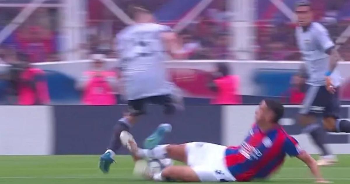 La patada de Insaurralde a Ascacibar que le valió la roja