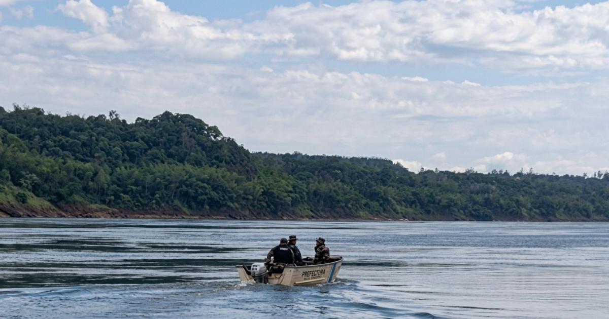 Los primos son intensamente buscados en el río Paran