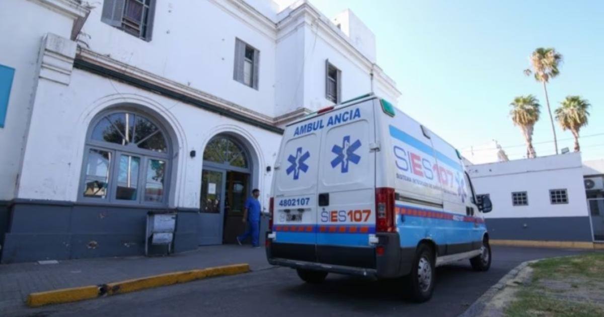 Después de la agresión los vecinos trasladaron al joven hasta el Hospital Roque Senz Peña