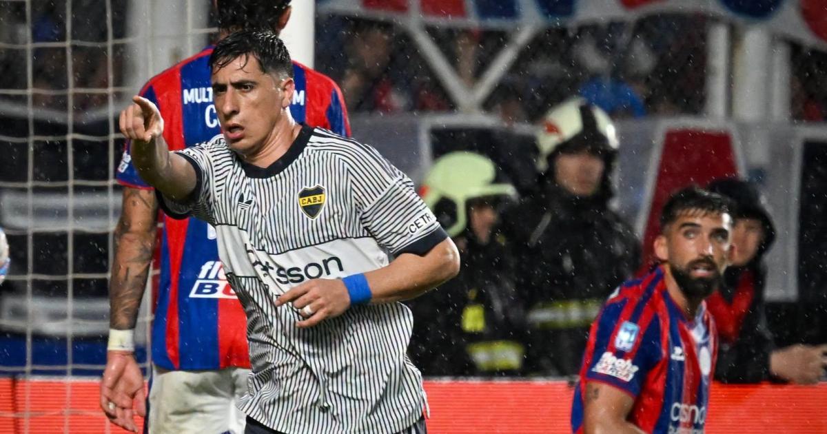 Gran partido de Boca que vencioacute 2 a 0 al Santo y se ilusiona con el liderazgo