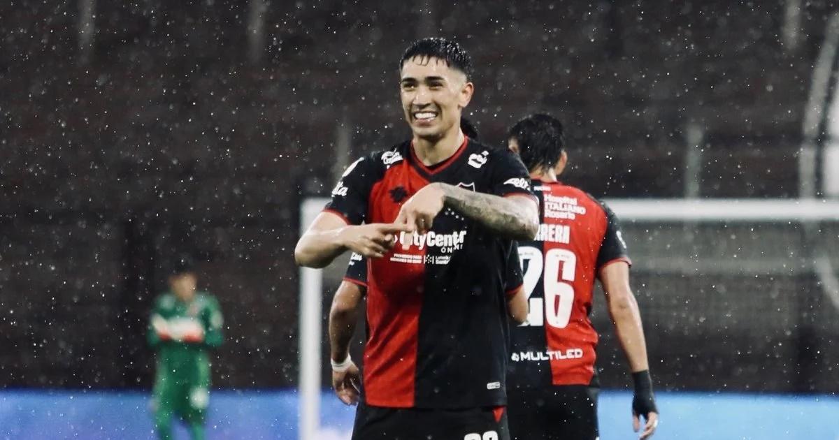 Newells se hizo fuerte ante Platense y se afianza en zona de playoffs