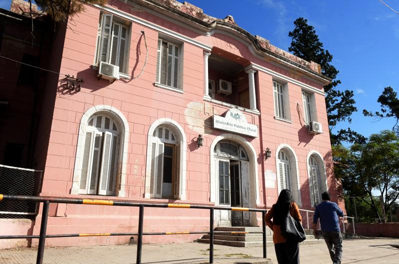 Fin de copas- joven acaba esposado tras atacar a su suegra a trompadas